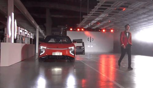 跨界營銷新典范 高合汽車聯(lián)動(dòng)Scabal工廠走秀，重構(gòu)汽車銷售體驗(yàn)